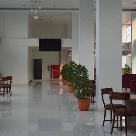 Win Grand Hotel Bekasi Exteriör bild