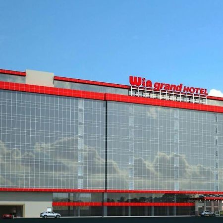 Win Grand Hotel Bekasi Exteriör bild